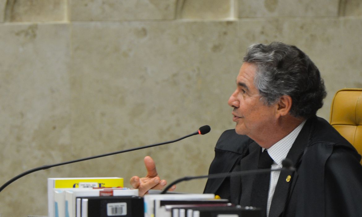 Brasília - O ministro Marco Aurélio Mello participa de sessão plenária do Supremo Tribunal Federal, para julgar vários processos (Antonio Cruz/Agência Brasil)