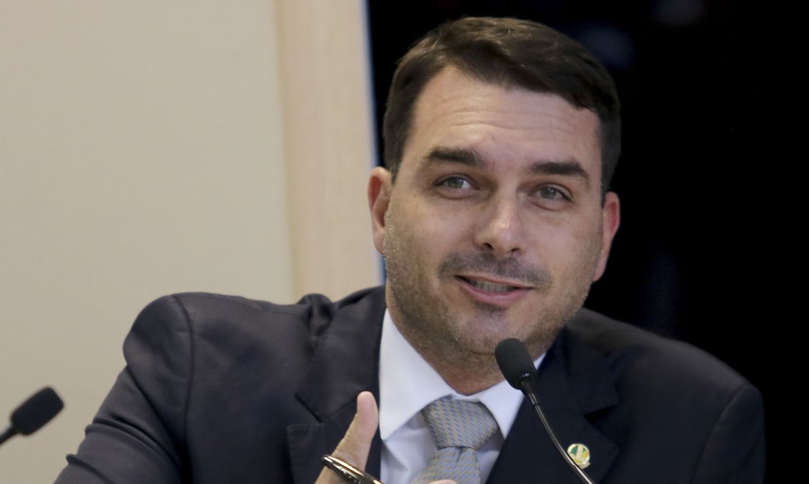 Advogado Wassef deixa defesa do senador Flávio Bolsonaro | Agência ...