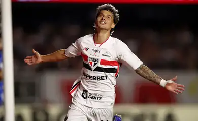 Soccer Football - Brasileiro Championship - Sao Paulo v Cruzeiro - Estadio Morumbi, Sao Paulo, Brazil - April 4, 2026 Sao Paulo's Ferreira celebrates scoring their second goal REUTERS/Jean Carniel