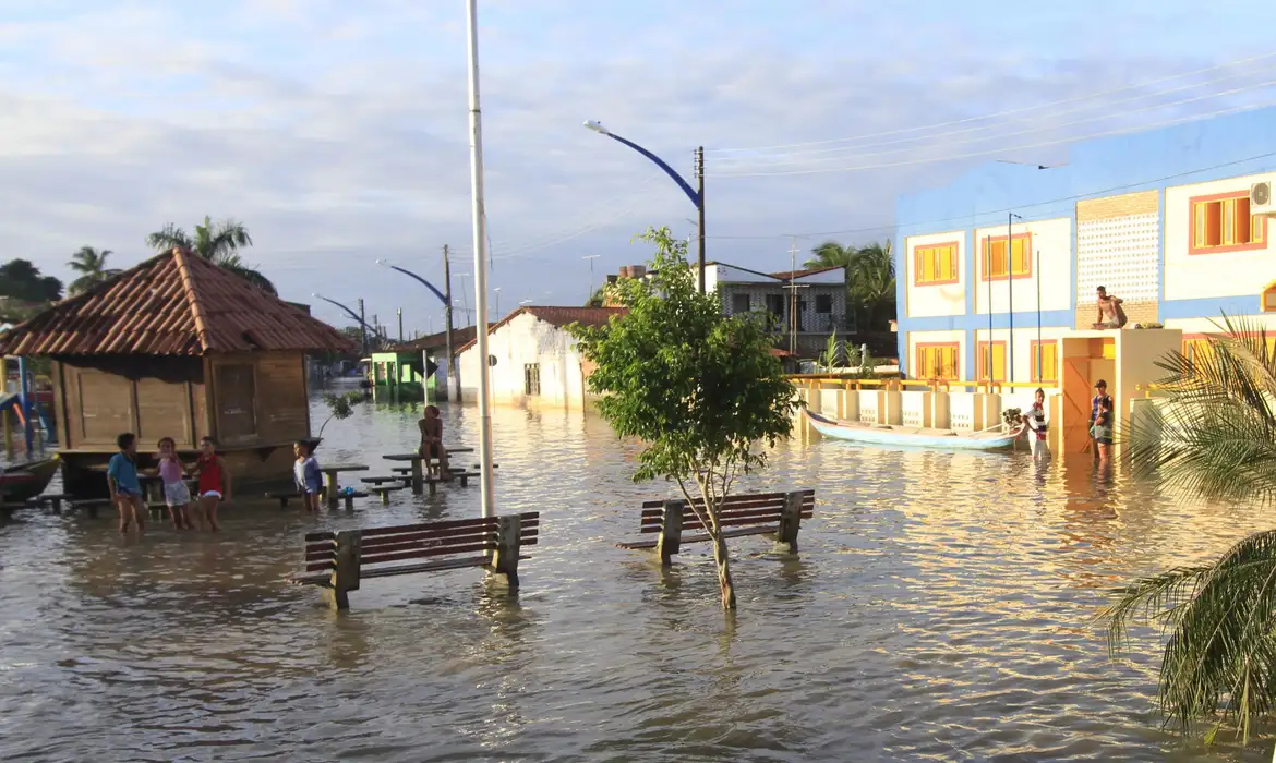 Municípios atingidos pelo temporal têm mais de 3 mil desalojados e desabrigados

Thiago Sampaio/Arquivo