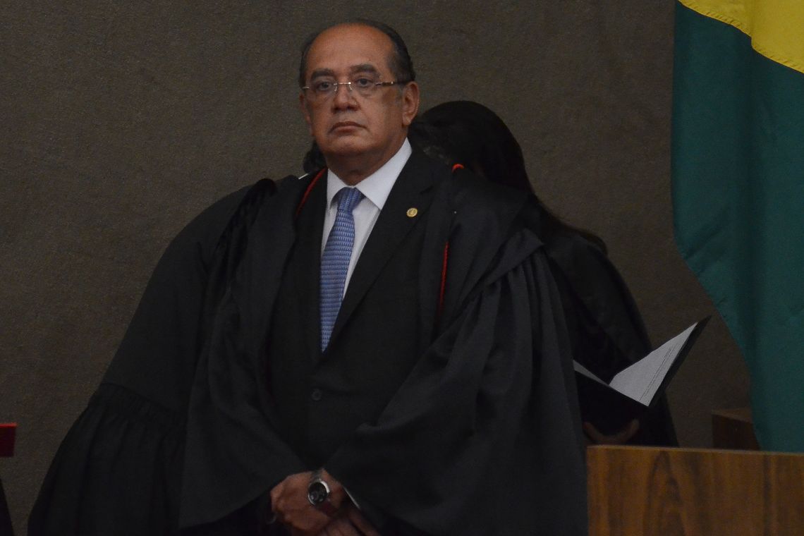BrasÃ­lia - O ministro Gilmar Mendes, do STF, toma posse como ministro titular do Tribunal Superior Eleitoral (TSE). O ministro vai ocupar a vaga aberta com a saÃ­da da ministra CÃ¡rmen LÃºcia (JosÃ© Cruz/AgÃªncia Brasil)