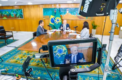 Brasília (DF), 26.06.2024 - Presidente da República, Luiz Inácio Lula da Silva, durante entrevista aos jornalistas Leonardo Sakamoto e Carla Araújo, do UOL, no Palácio do Planalto. Foto: Ricardo Stuckert / PR