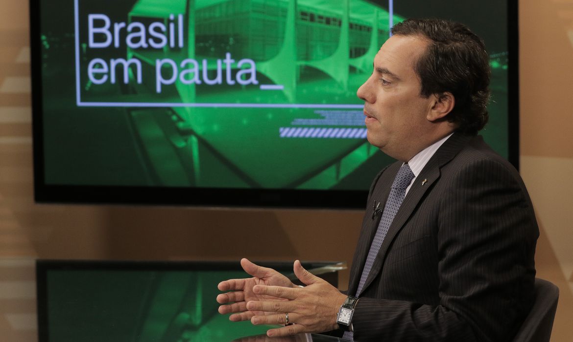 O presidente da Caixa Econômica Federal, Pedro Guimarães, grava o programa Em Pauta da TV Brasil.
