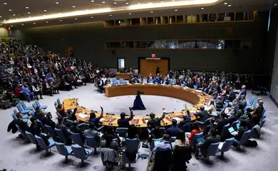 EUA/ Nova York. 15/11/2023 Integrantes do Conselho de Segurança da ONU votam durante reunião sobre o conflito entre Israel e Hamas. REUTERS/David 'Dee' Delgado