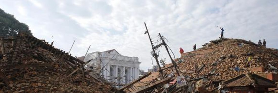 OMS calcula que ao menos 5 mil pessoas foram afetadas pelo terremoto no Nepal