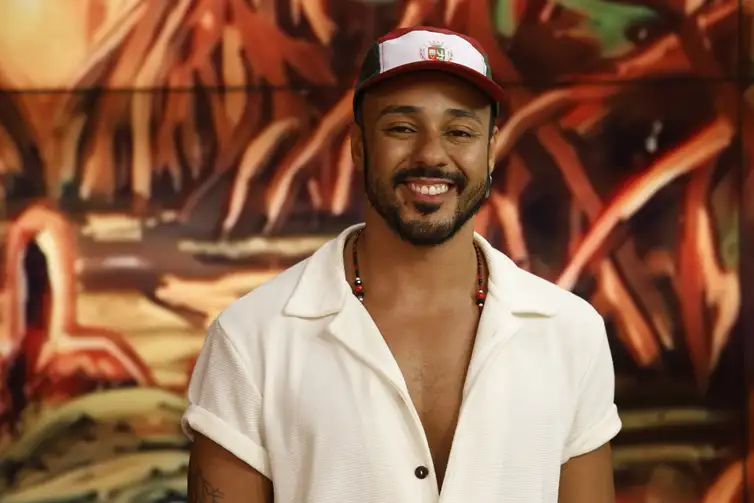 Rio de Janeiro (RJ), 03/02/2026 – O carnavalesco da escola de samba Acadêmicos do Grande Rio, Antônio Gonzaga, durante participação no programa Sem Censura, da TV Brasil. Foto: Fernando Frazão/Agência Brasil