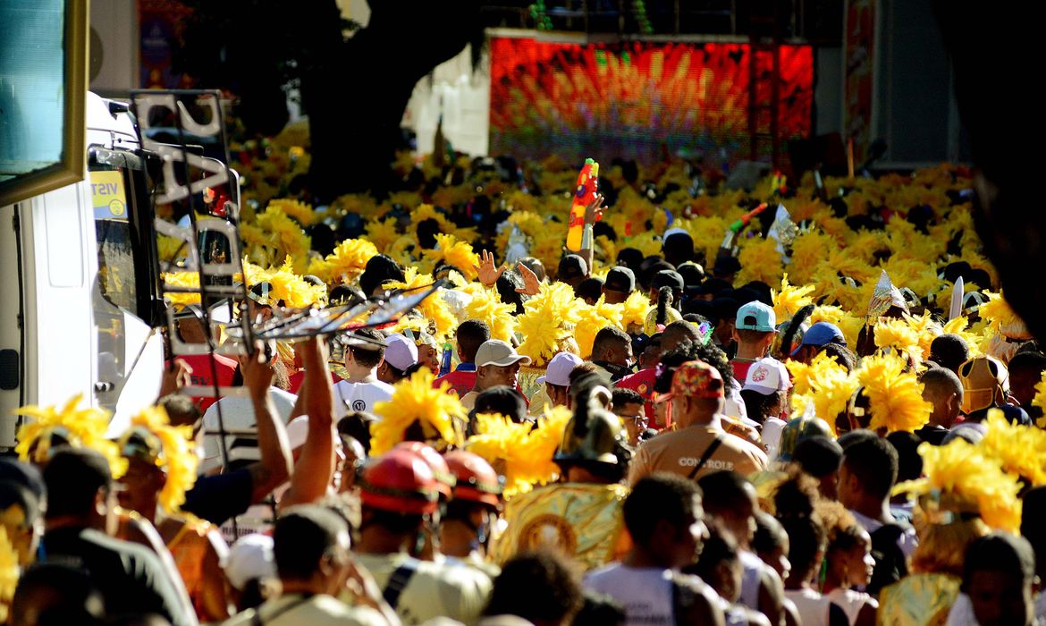 Salvador - Blocos de carnaval agitam foliões em Salvador (Valter Pontes/SECOM)