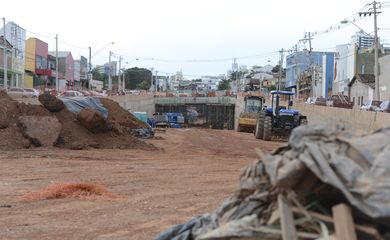 Cuiabá - Obras destinadas a melhorar a infraestrutura da cidade ainda estão inacabadas (Antonio Cruz/Agência Brasil)