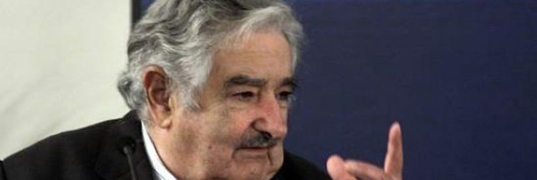 Mujica compara comércio ilegal de maconha com prática clandestina de abortos Presidente do Uruguai, José Mujica