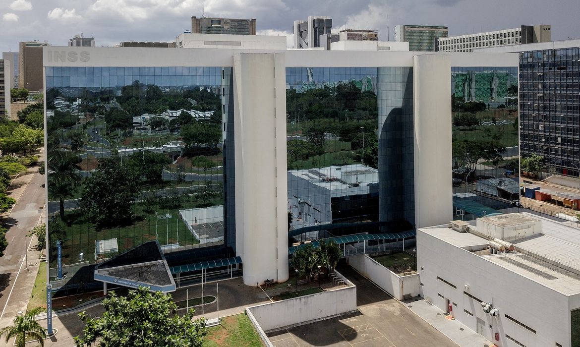 INSS desmente boato sobre suspenso de pagamento de aposentadorias