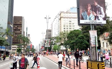 Fotos na avenida Paulista marcam início das atividades do Dia do Trabalho
