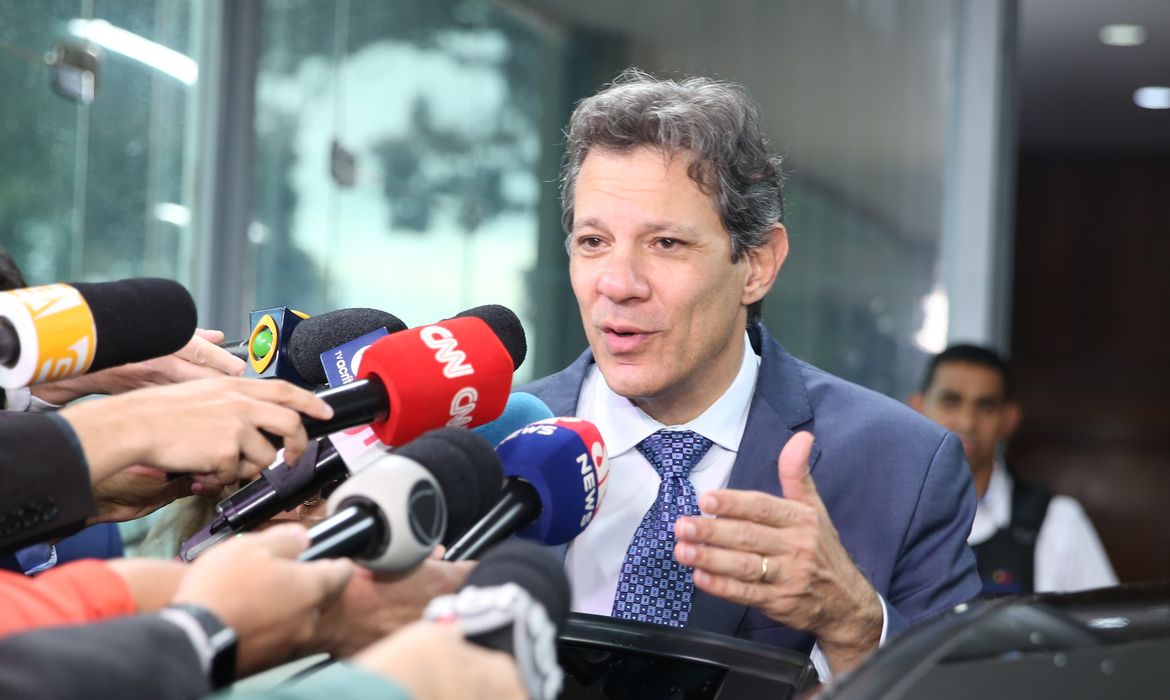 Brasília (DF), 03-04-2023 - O ministro da Fazenda, Fernando Haddad, fala a imprensa após encontro com o presidente do Banco Central, Roberto Campos Neto. Foto Valter Campanato/Agência Brasil.