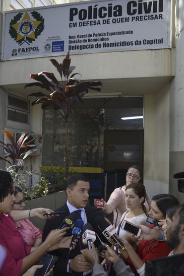 O delegado da Divisão de Homicídios, Willians Batista fala sobre prisão de dois suspeitos que podem ter envolvimento na morte de Marielle Franco, na Delegacia de Homicídios, na Barra da Tijuca, no Rio.