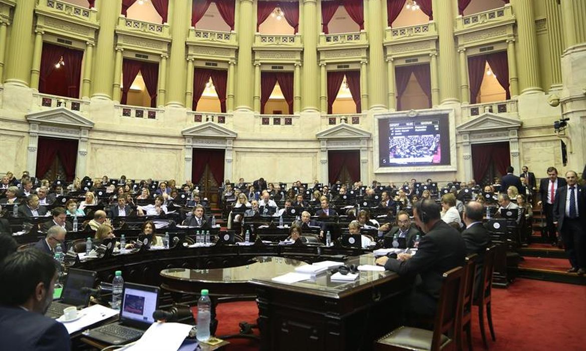 Reforma da Previdência é aprovada pelo Congresso argentino - Agência EFE