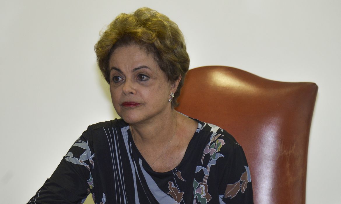 Dilma se reúne com governadores do Sudeste para discutir a situação econômica dos estados (Fábio Rodrigues Pozzebom/Agência Brasil)