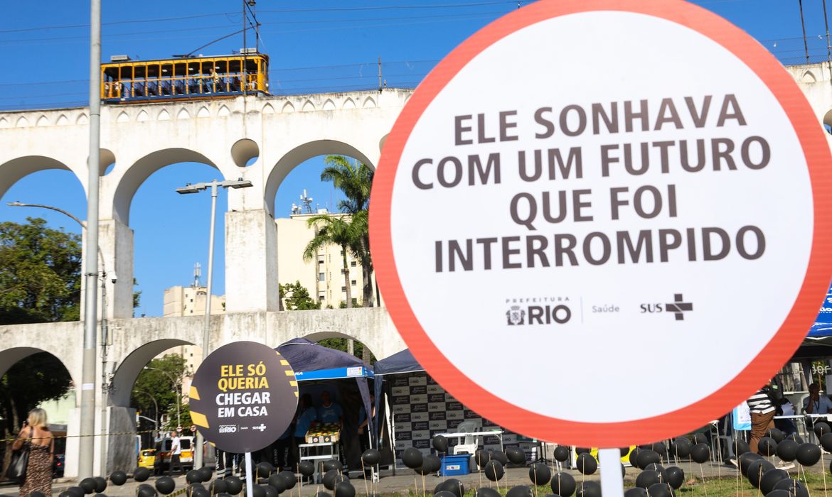 Rio faz ação de saúde para lembrar vítimas de acidentes de trânsito