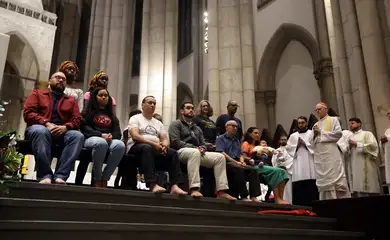 São Paulo (SP) 17/04/2025 - Na semana de Páscoa, Missa da Eucaristia e Lava-pés na Catedral Metropolitana - Catedral da Sé, com o  Cardeal Dom Odilo Scherer. Foto: Paulo Pinto/Agencia Brasil