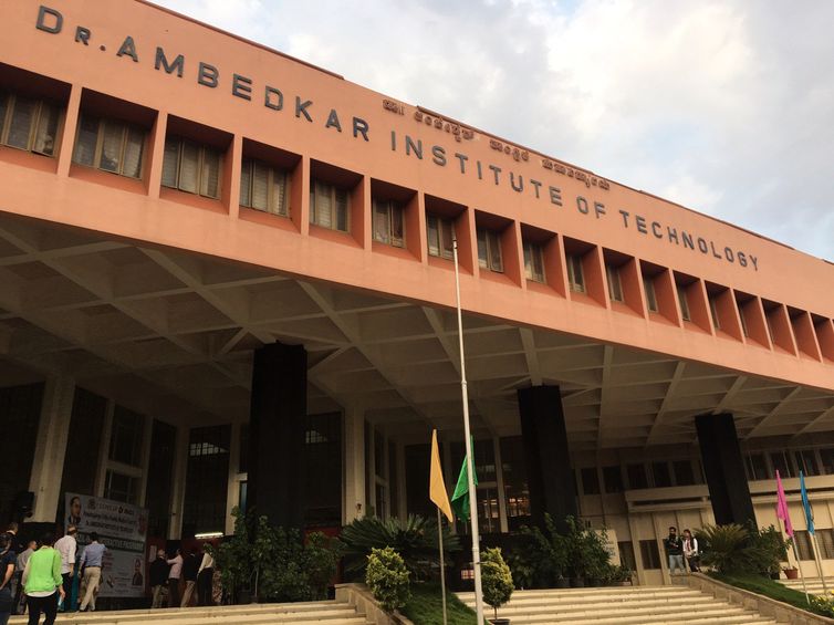 Bangalore (Índia) - Fundado em 1989, o Instituto de Tecnologia Dr. Ambedkar é uma instituição autônoma que conta com financiamento do estado de Karnataka