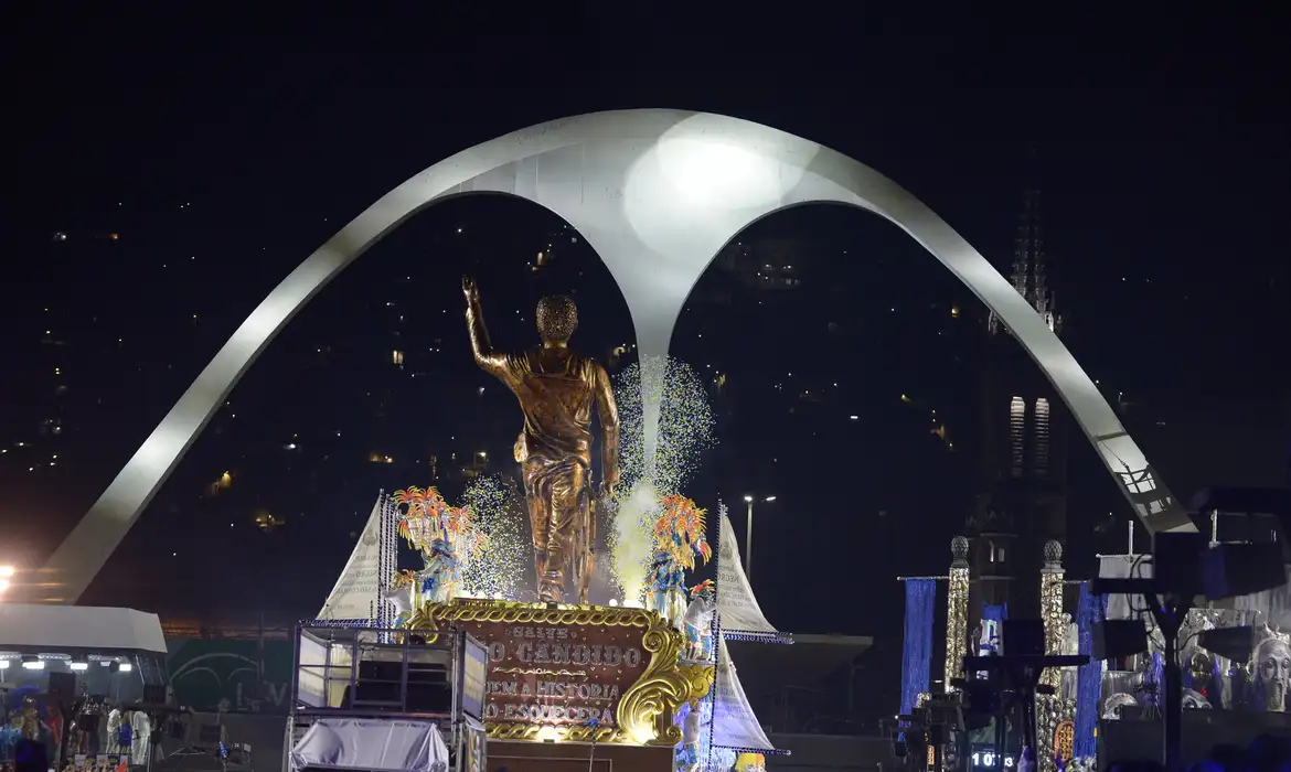 Rio de Janeiro. 13/02/2024. Carnaval 2024  Sambódromo da Marquês de Sapucaí, desfile da Unidos do Viradouro.  Foto: Alex Ferro | Riotur