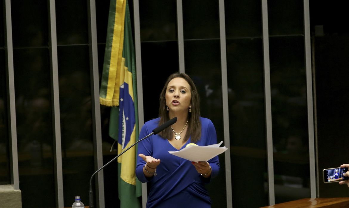 Brasília - Deputada Renata Abreu (PTN/SP) durante discussão do processo de impeachment de Dilma, no plenário da Câmara (Wilson Dias/Agência Brasil)