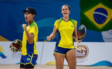 3ª medalha do Time Brasil nos Jogos Mundiais de Praia! Dessa vez, a conquista foi para a conta do Beach Tennis com a dupla Joana Cortez e Rafaella Miiller