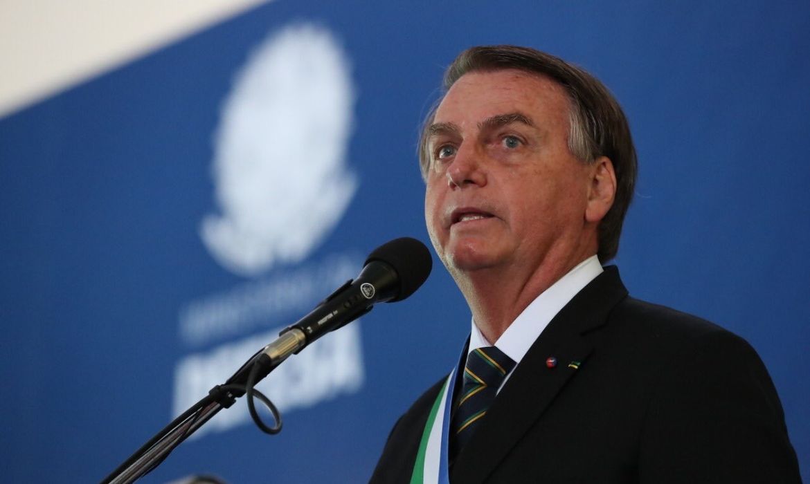 Presidente Jair Bolsonaro participou, nesta quinta-feira (10), da cerimônia em comemoração ao 22° aniversário de criação do Ministério da Defesa e Imposição da Ordem do Mérito da Defesa.