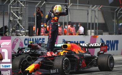 Verstappen dá um grande passo com vitória no GP de Fórmula 1 da Áustria
