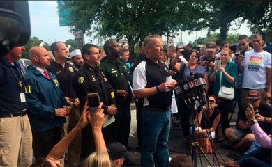 Autoridades de segurança falam sobre o tiroteio que deixou cerca de 50 mortos em uma boate do Orlando (Divulgação/Polícia de Orlando)