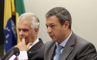 Brasília - O presidente do Conselho de Ética, deputado José Carlos Araújo, e o relator do caso, deputado Ricardo Izar, durante o adiamento da votação de processo contra Jean Wyllys (Wilson Dias/Agência Brasil)