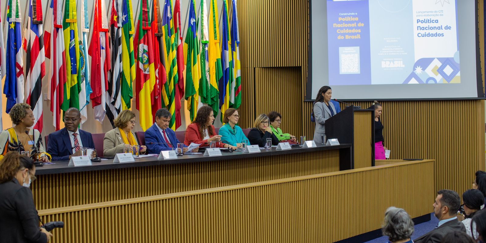 Governo avança para criação de política para cuidadores 1 Governo avança para criação de política para cuidadores
