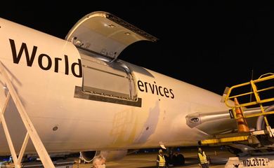 Vacinas da Pfizer chegam no aeroporto de Viracopos
