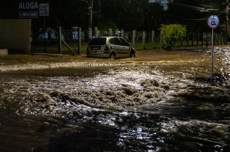 Porto Alegre (RS), 23/05/2024  CHUVAS/ RS - ENCHENTES - Devido as fortes chuvas, o bairro de Cavalhadas em Porto Alegre ficou alagado. Foto: Rafa Neddermeyer/Agência Brasil