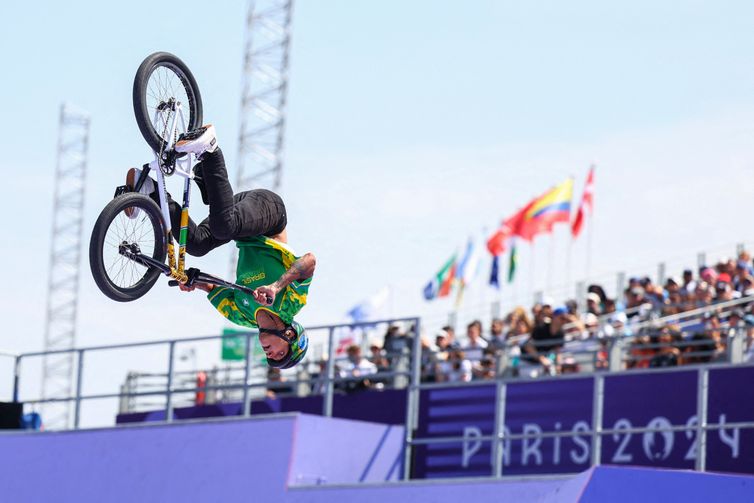 Paris 2024 Olympics - BMX Freestyle - Men's Park Final - La Concorde 2, Paris, France - July 31, 2024.
Gustavo Batista De Oliveira of Brazil in action during run two. REUTERS/Esa Alexander