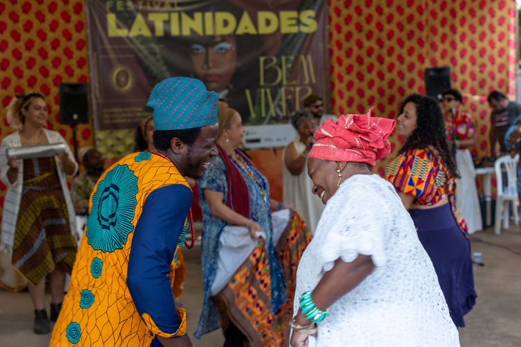 Brasília, DF 09/07/2023 Show da Mestre Martinha do Coco na Gira de conversa no encerramento do Festival Latinidades. Foto: Fabio Rodrigues-Pozzebom