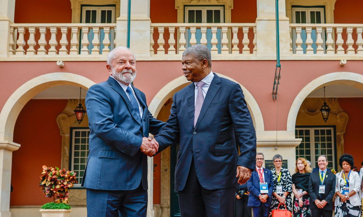 Luanda, Angola, 25.08.2023 - Presidente da República, Luiz Inácio Lula da Silva é recebido em cerimônia oficial pelo presidente angolano João Lourenço. Foto: Ricardo Stuckert/PR