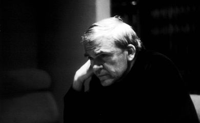 Milan Kundera en 1980, escritor y disidente checo. Foto: Elisa Cabot/Wikimedia