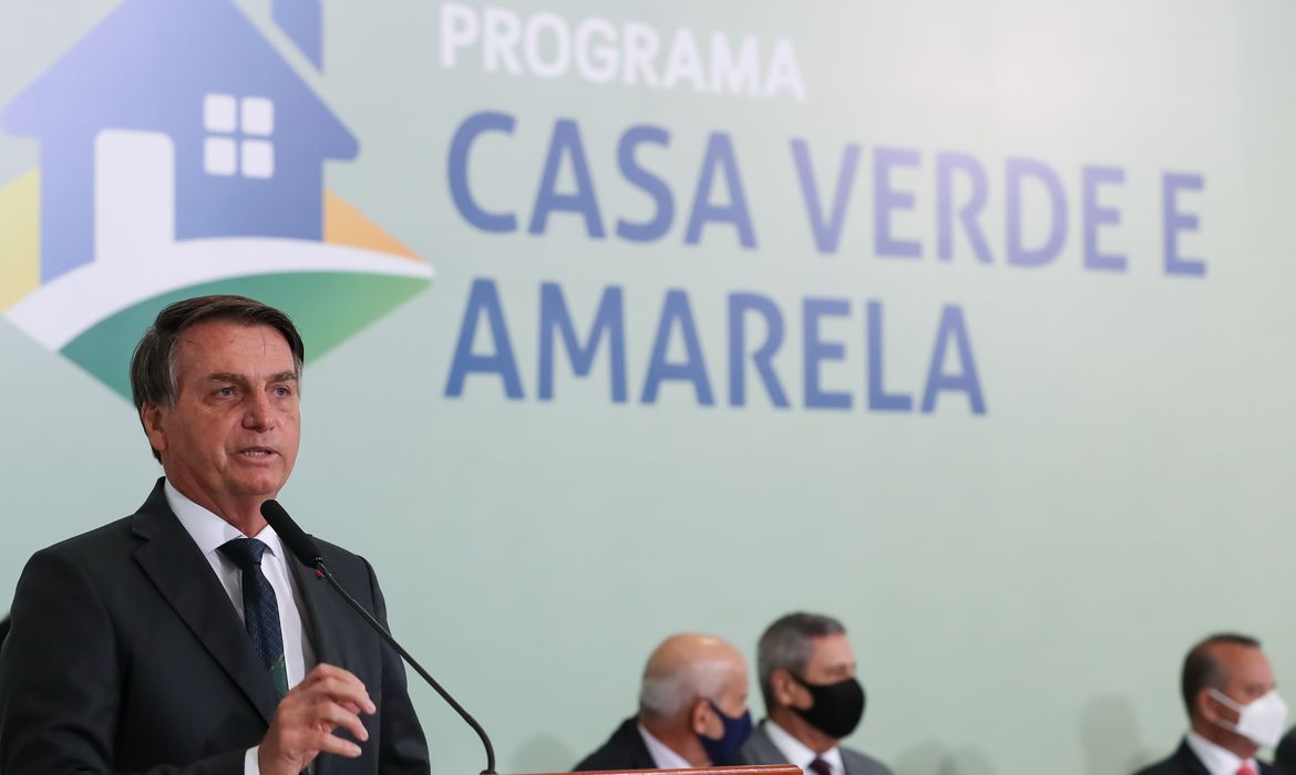 O presidente da República, Jair Bolsonaro, durante a cerimônia de lançamento do Programa Casa Verde e Amarela