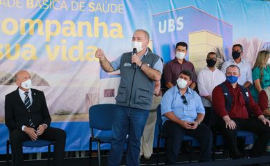 Fachada de Unidade Básica de Saúde (UBS) no Brasil