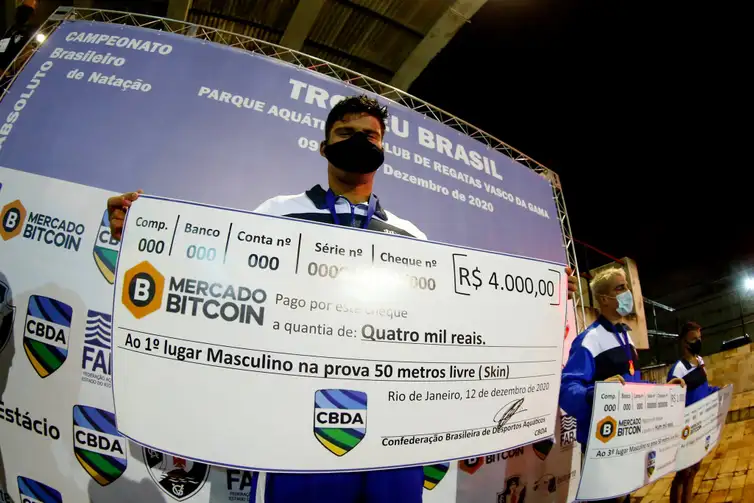 Ricardo Sodré e Satiro Sodré/SSPress/CBDA Lucas Peixoto, do Minas Tênis Clube, faturou a prova masculino dos 50m livre no formato skins.