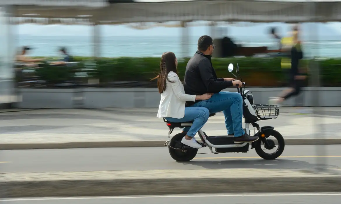 Novas regras para fiscalização de ciclomotores começam a valer