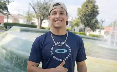 Rio de Janeiro (RJ), 30/01/2026 –  Deivison Andrade de Lima morreu no dia 26 de janeiro, uma semana depois de ter sido espancado, acusado injustamente do assassinato Kelly Cristine Ferreira de Quadros, de 42 anos. Kelly foi encontrada morta, com sinais de agressão, no dia 16 de janeiro. 

Foto: Deivison Andrade de Lima/Facebook