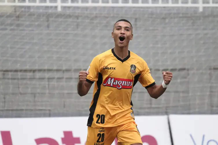 Leozinho, ala do Magnus Futsal - LNF