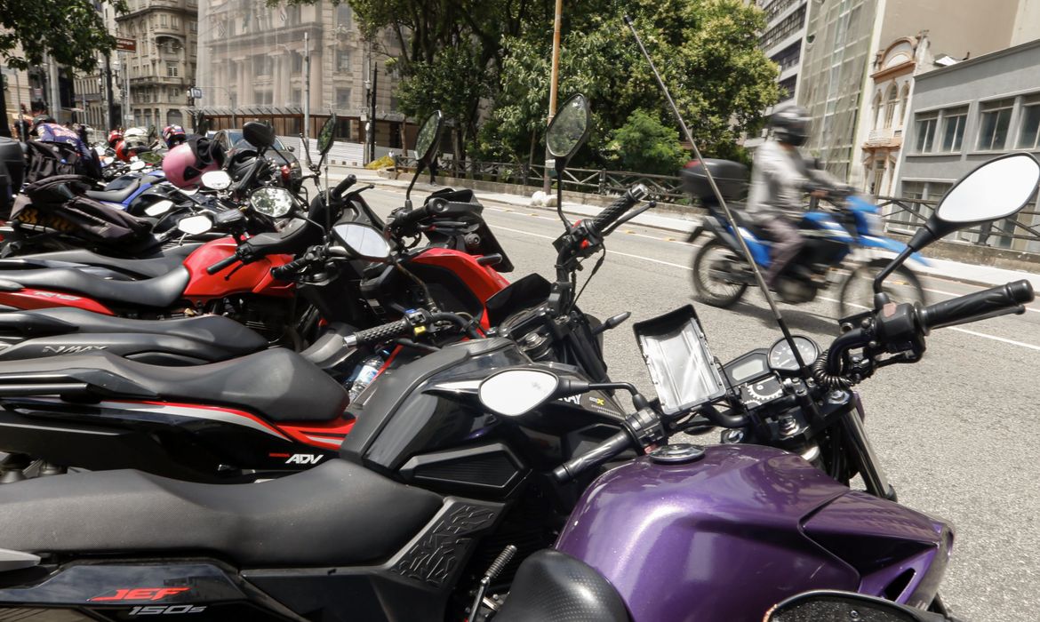 São Paulo (SP), 16/01/2025 - Aplicativo 99, lança serviço de Moto Taxi em São Paulo, contrariando norma da prefeitura que proíbe o serviço.
Foto: Paulo Pinto/Agência Brasil