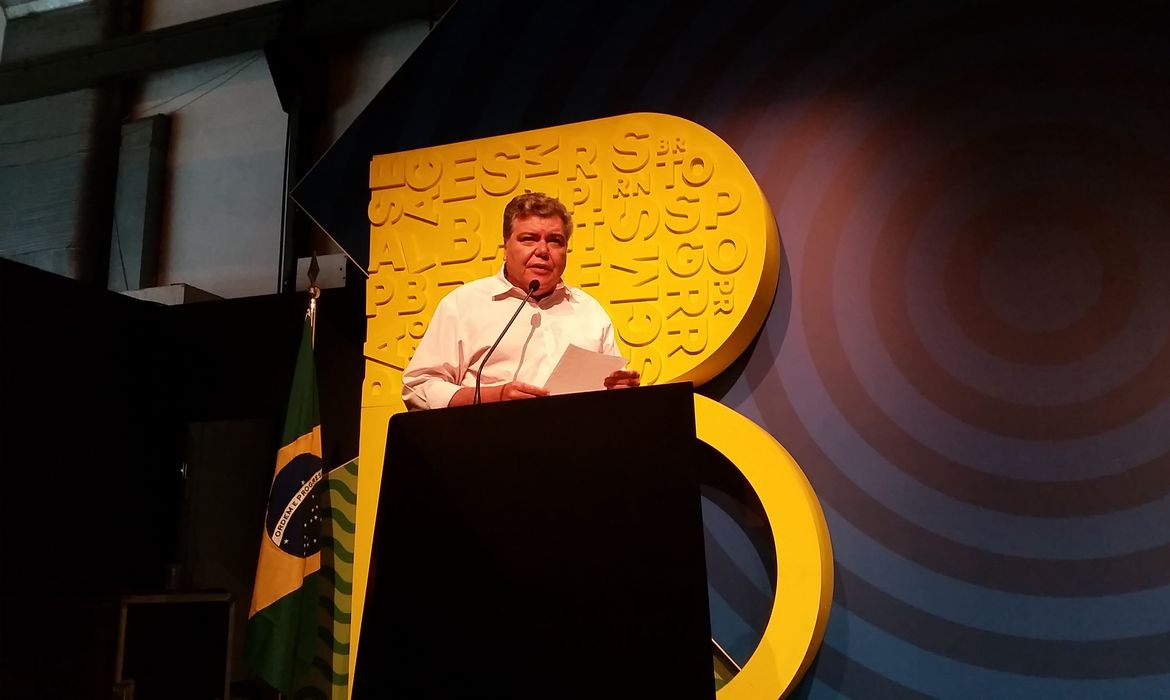 O ministro do Meio Ambiente, Sarney Filho, defende a criação do Santuário e disse que outras instâncias do governo, como o Ministério das Relações Exteriores, estão mobilizadas pela causa