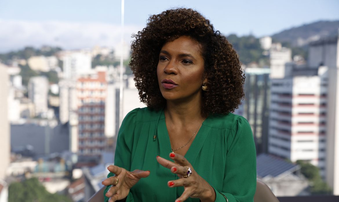 Rio de Janeiro (RJ), 18/07/2024 - A jornalista da TV Brasil Luciana Barreto é uma das 10 semifinalistas da primeira edição do Prêmio Jabuti Acadêmico, com a obra 