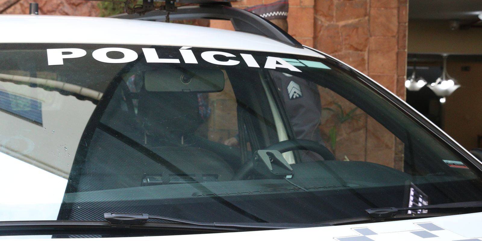 Justiça torna rés três pessoas por morte de policial no Guarujá 
