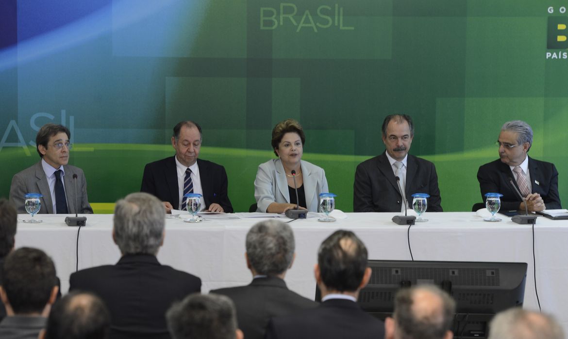  A presidenta Dilma Rousseff, participa da reunião do Conselho de Ciência e Tecnologia e Mobilização Empresarial pela Inovação (MEI) (Valter Campanato/Agência Brasil)