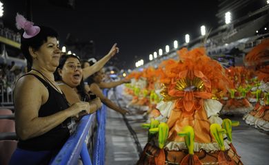 PRIMEIRO DIA DE DESFILE DAS ESCOLAS DE SAMBA DO GRUPO DE ACESSO A NO RIO DE JANEIRO