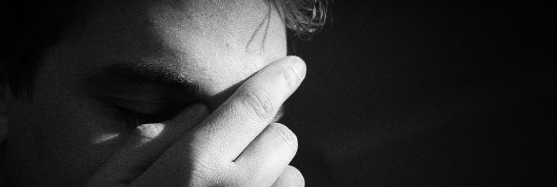 Depressão pode aumentar a possibilidade de surgirmento de outras doenças O doente, quando se sente deprimido, pressionado, agitado, preocupado ou nervoso acaba tendo um aumento das lesões.