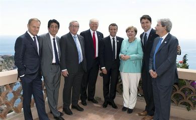 Líderes do G7 (Estados Unidos, Alemanha, Canadá, França, Itália, Japão e Reino Unido) em Taormina, Itália
